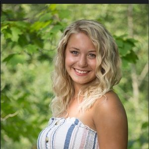 Meet your Posher, Lauren